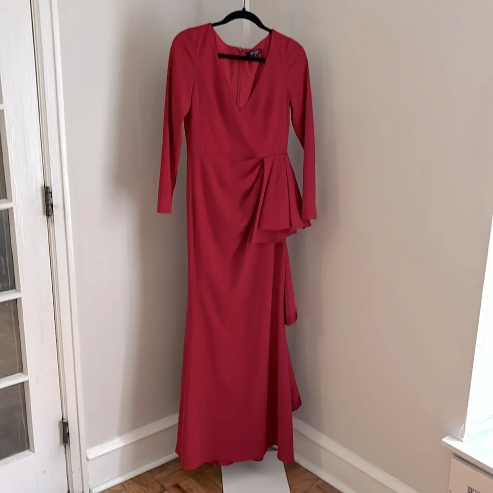 Badgley Mischka Red Long Sleeve Front Ruffle Gown Size  8 - Picture 4 of 11